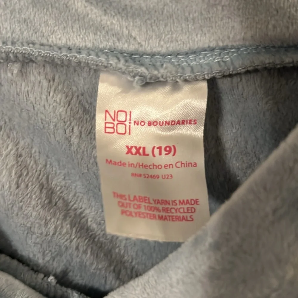 New condition, baby blue velour pants - Picture 3 of 4